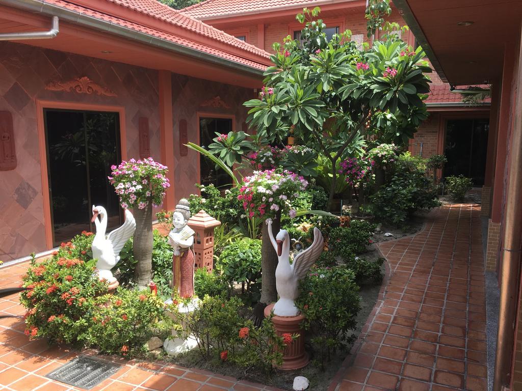 Magadan Residence Pattaya Exterior photo
